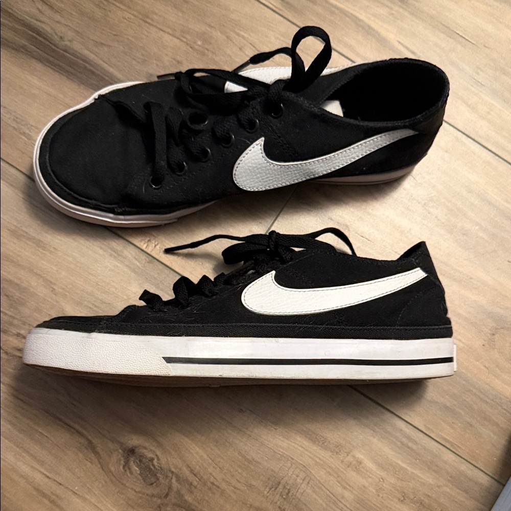 Nike Black and White Sneakers